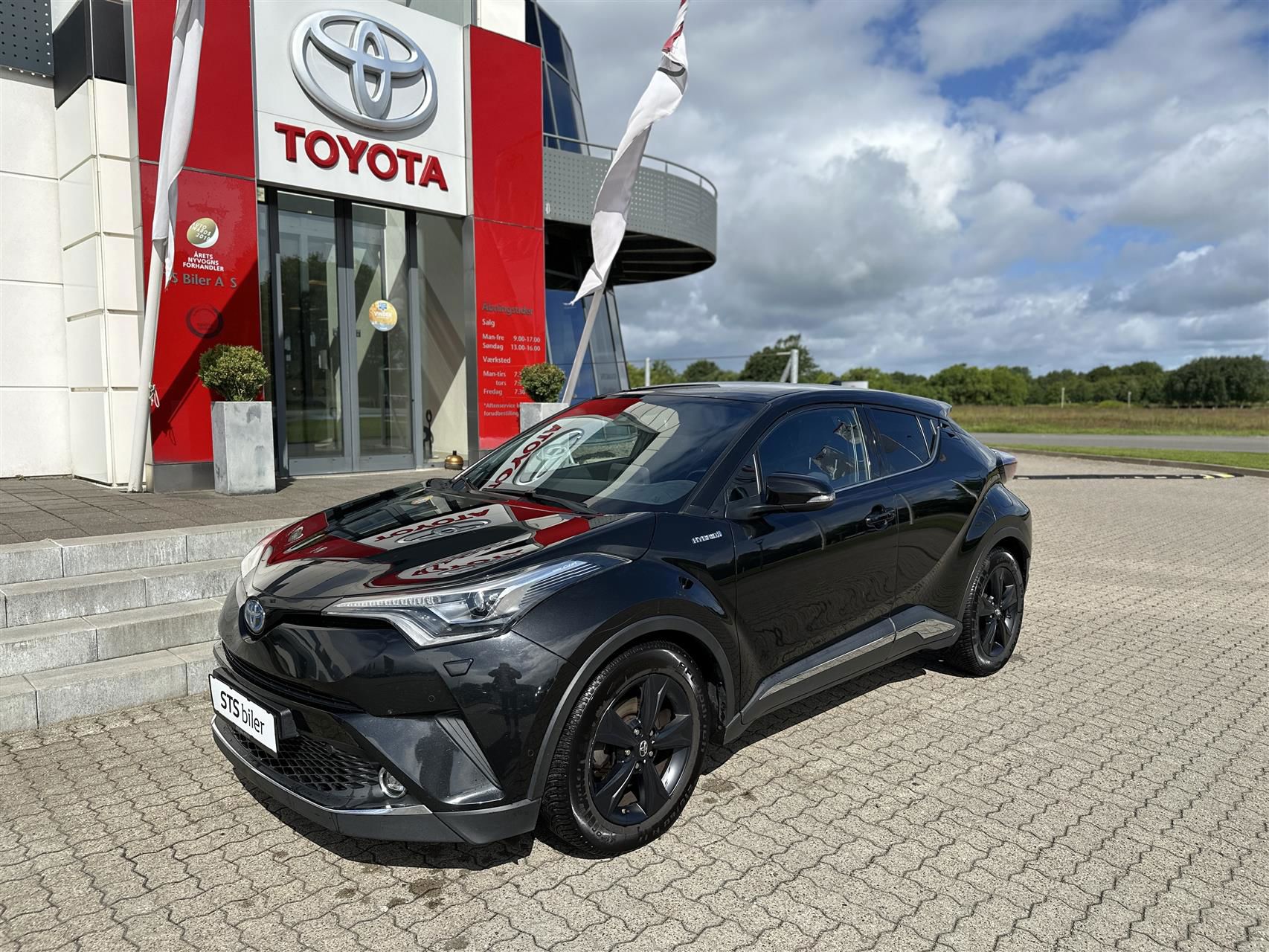 Billede af Toyota C-HR 1,8 Hybrid C-LUB Premium Selected Multidrive S 122HK 5d Aut.