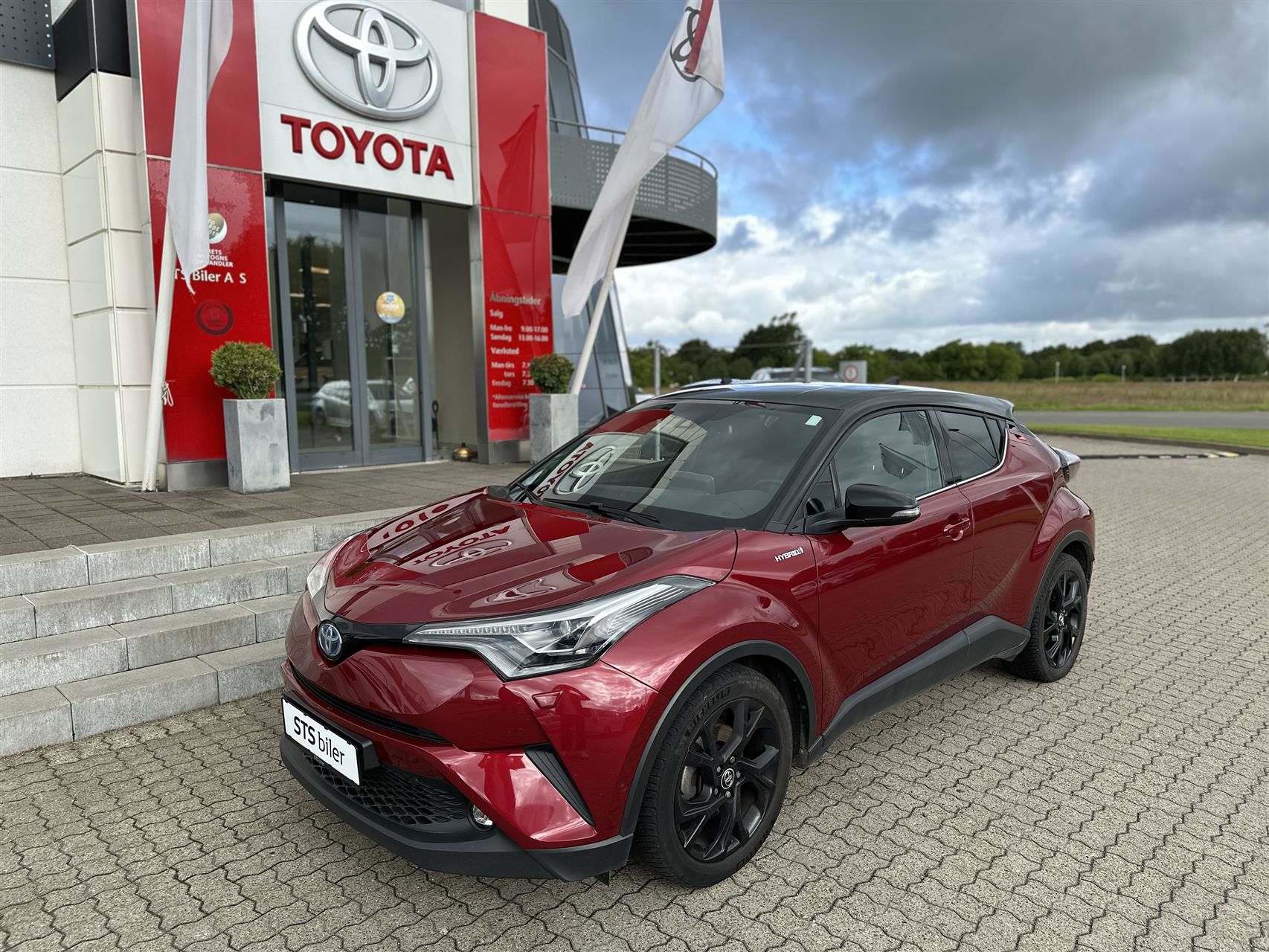 Billede af Toyota C-HR 1,8 Hybrid C-LUB Premium Alcantara Multidrive S 122HK 5d Aut.