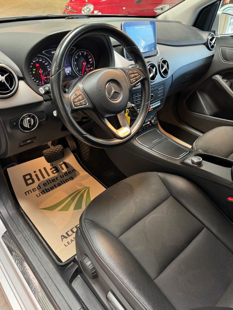 Mercedes-Benz B220 2015