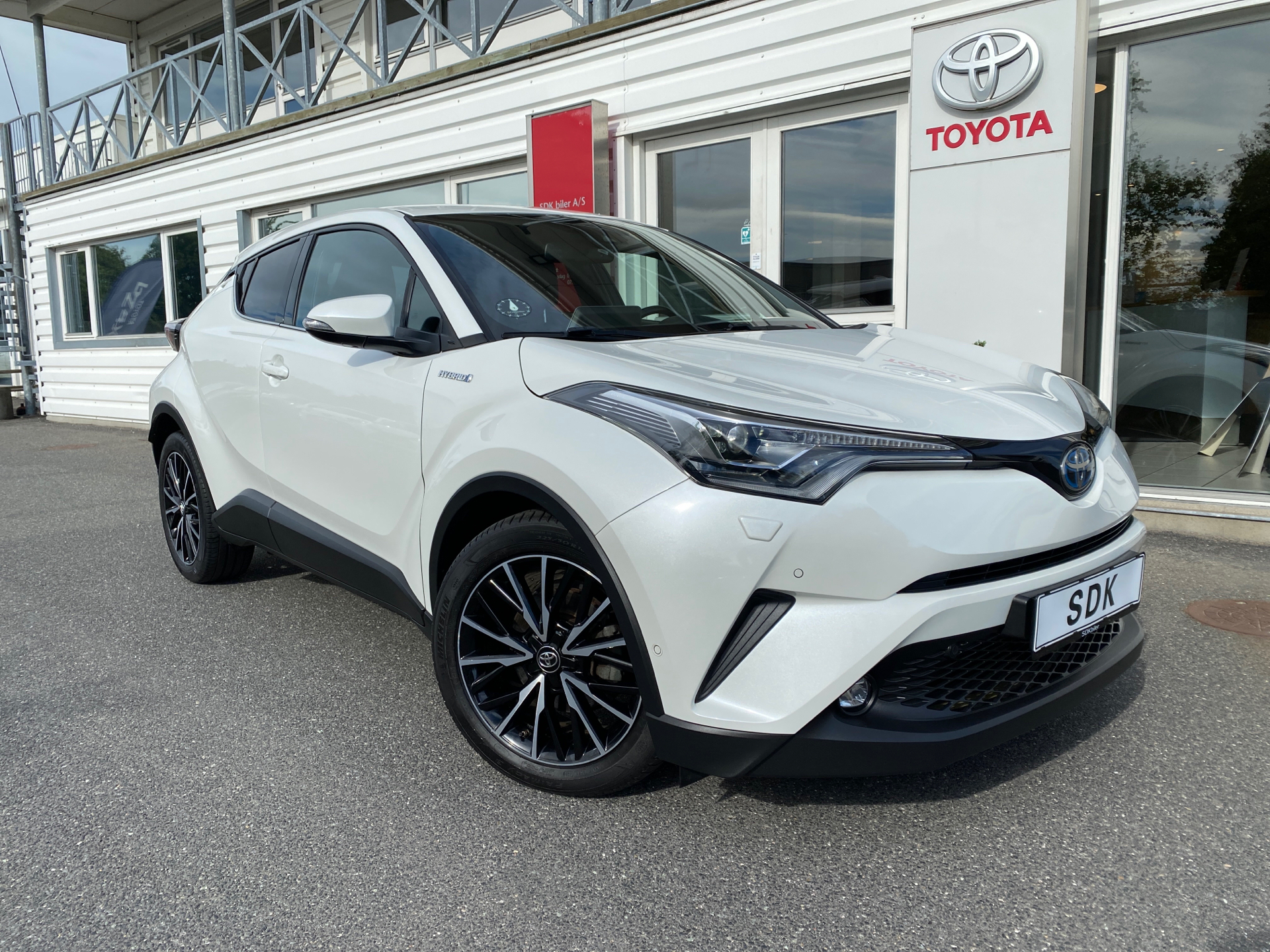 Billede af Toyota C-HR 1,8 Hybrid C-LUB Smart LED Multidrive S 122HK 5d Aut. 