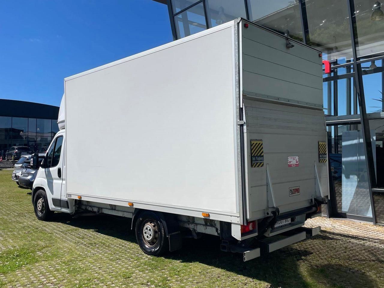 Billede af Citroën Jumper 35+ Alu-kasse med Lift 2 Blue HDi start/stop 160HK Ladv./Chas. Man.