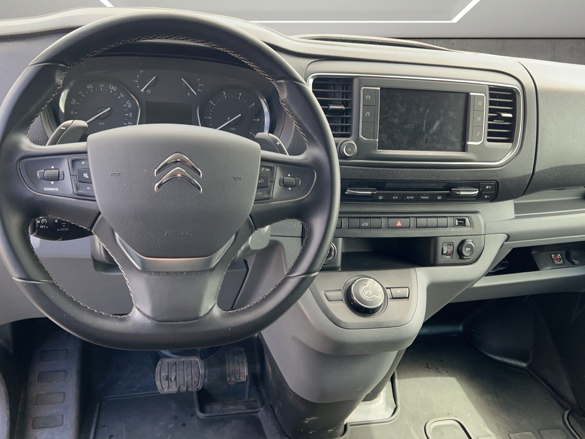 Billede af Citroën Jumpy L3 2,0 Blue HDi Masterline EAT8 177HK Van 8g Aut.