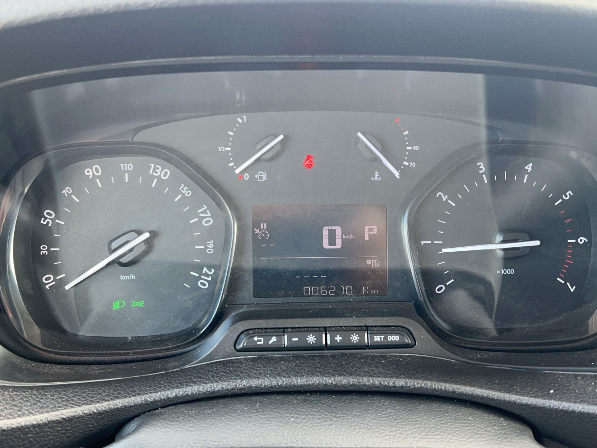 Billede af Citroën Jumpy L3 2,0 Blue HDi Masterline EAT8 177HK Van 8g Aut.