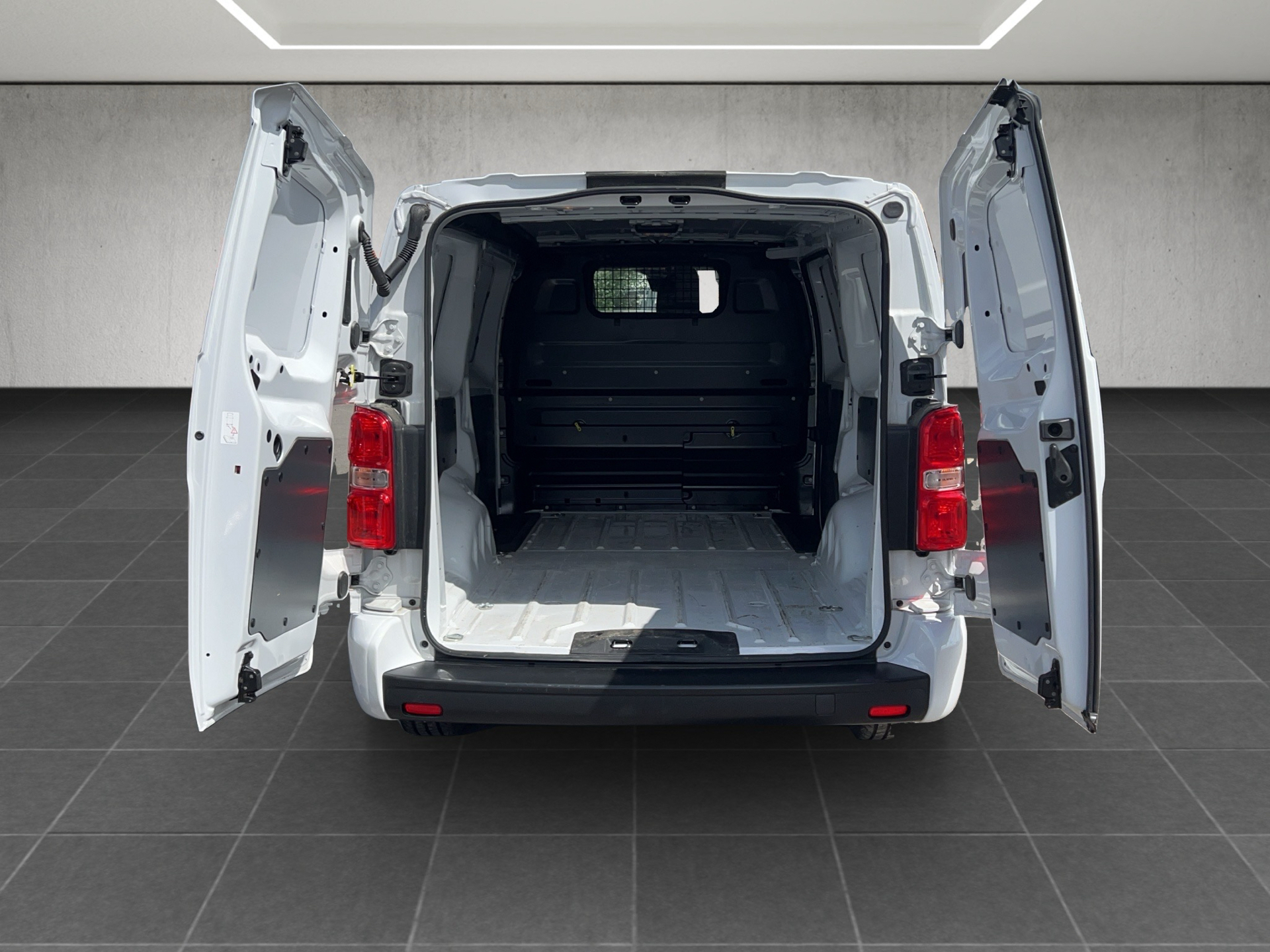 Billede af Citroën Jumpy L3 2,0 Blue HDi Masterline EAT8 177HK Van 8g Aut.