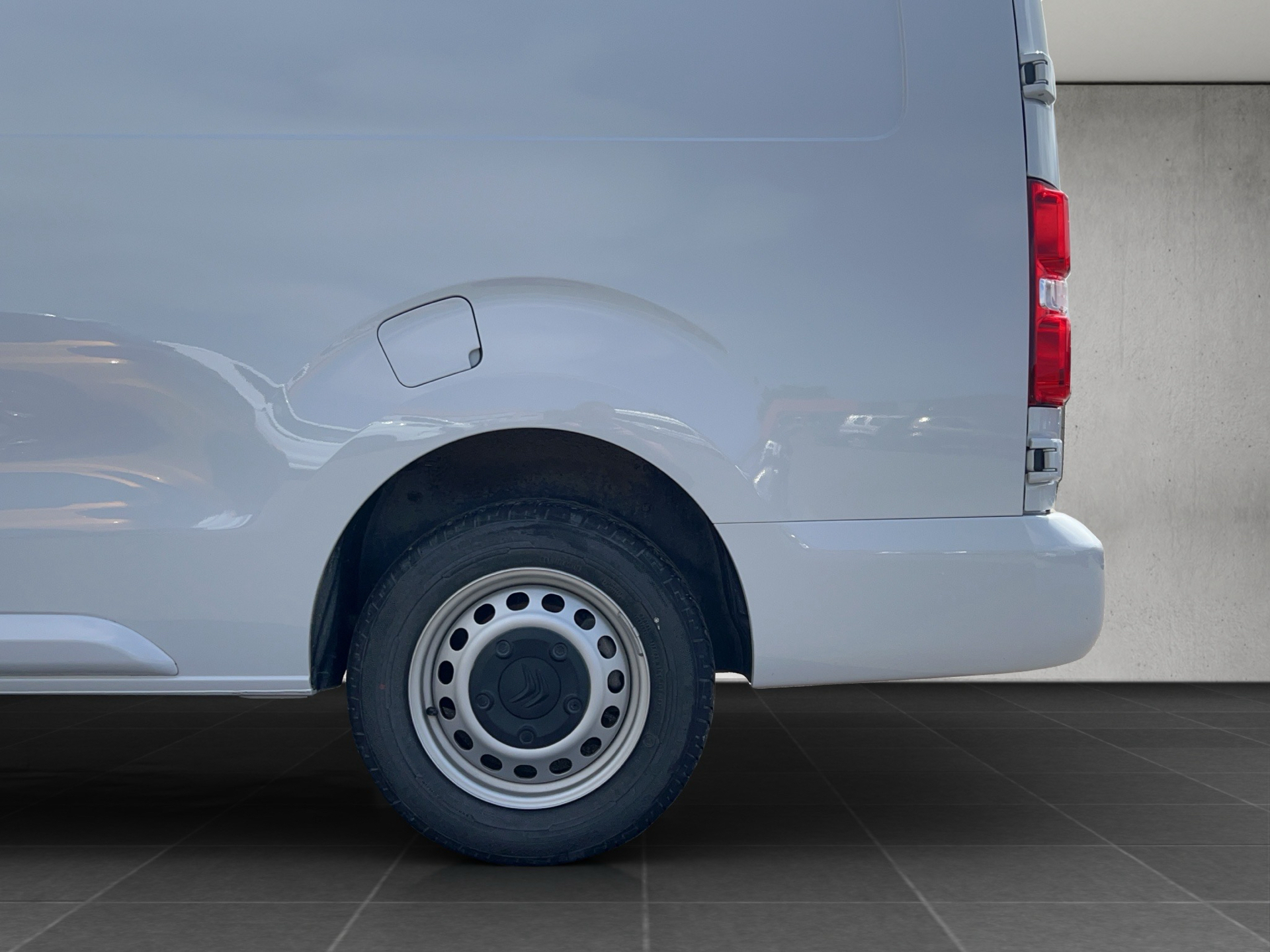 Billede af Citroën Jumpy L3 2,0 Blue HDi Masterline EAT8 177HK Van 8g Aut.