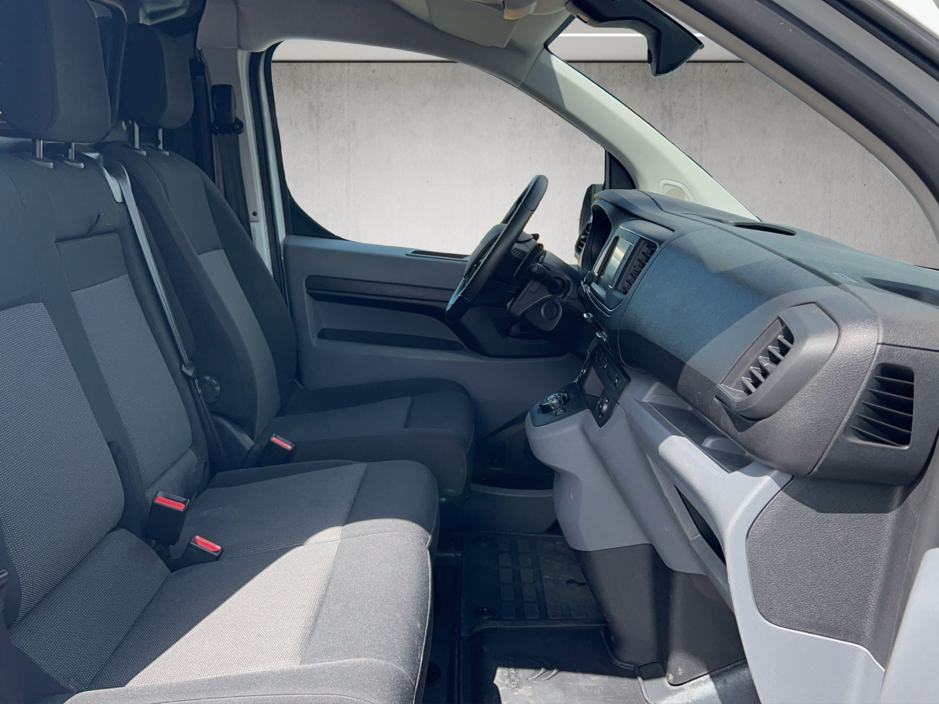 Billede af Citroën Jumpy L3 2,0 Blue HDi Masterline EAT8 177HK Van 8g Aut.