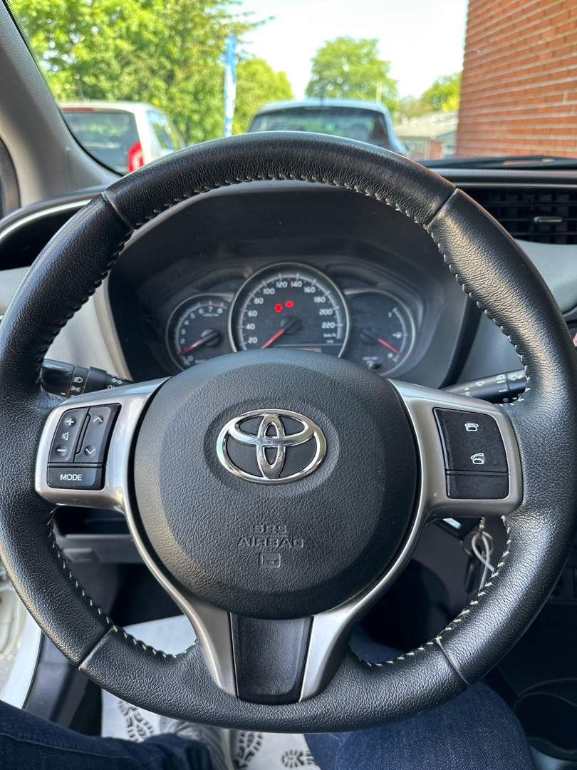 Billede af Toyota Yaris 1,0 VVT-I T2 Sport 69HK 5d