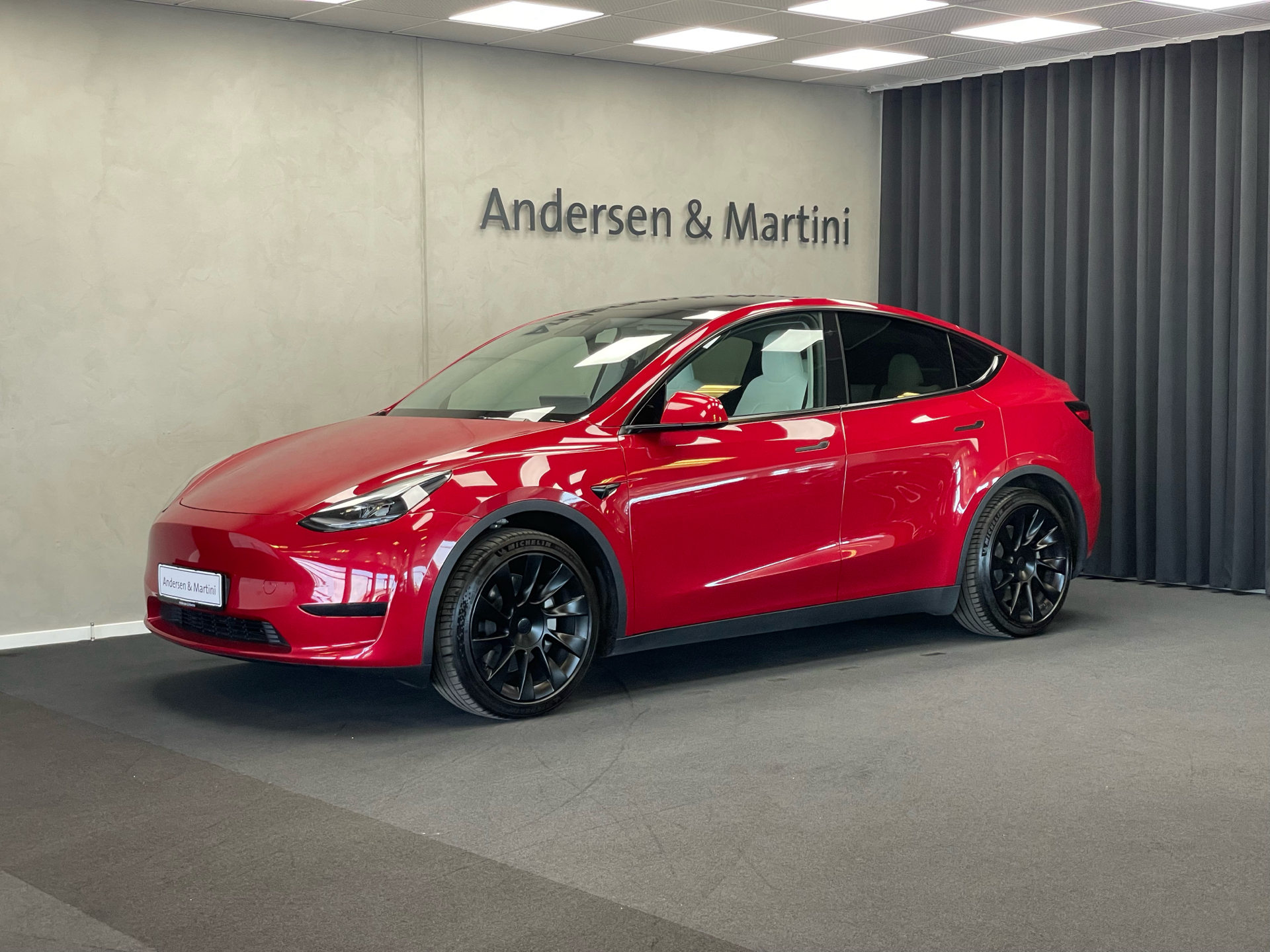 Billede af Tesla Model Y EL 20'' + Hvidt indtræk RWD 299HK 5d Aut. 