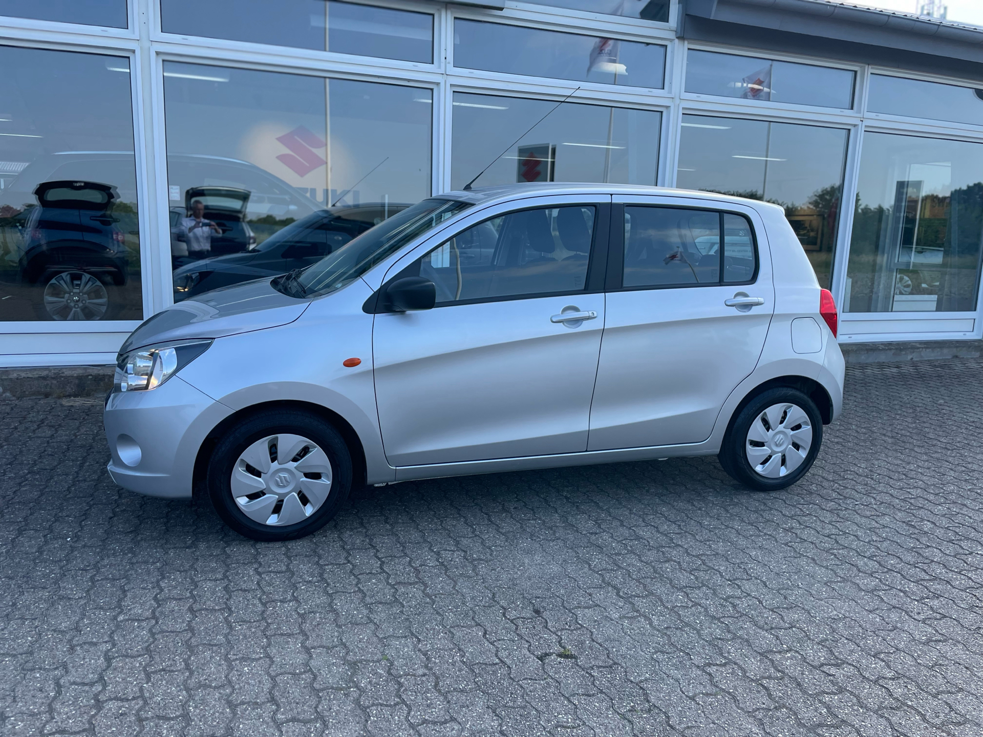 Billede af Suzuki Celerio 1,0 Dualjet 12V Club Gold 68HK 5d