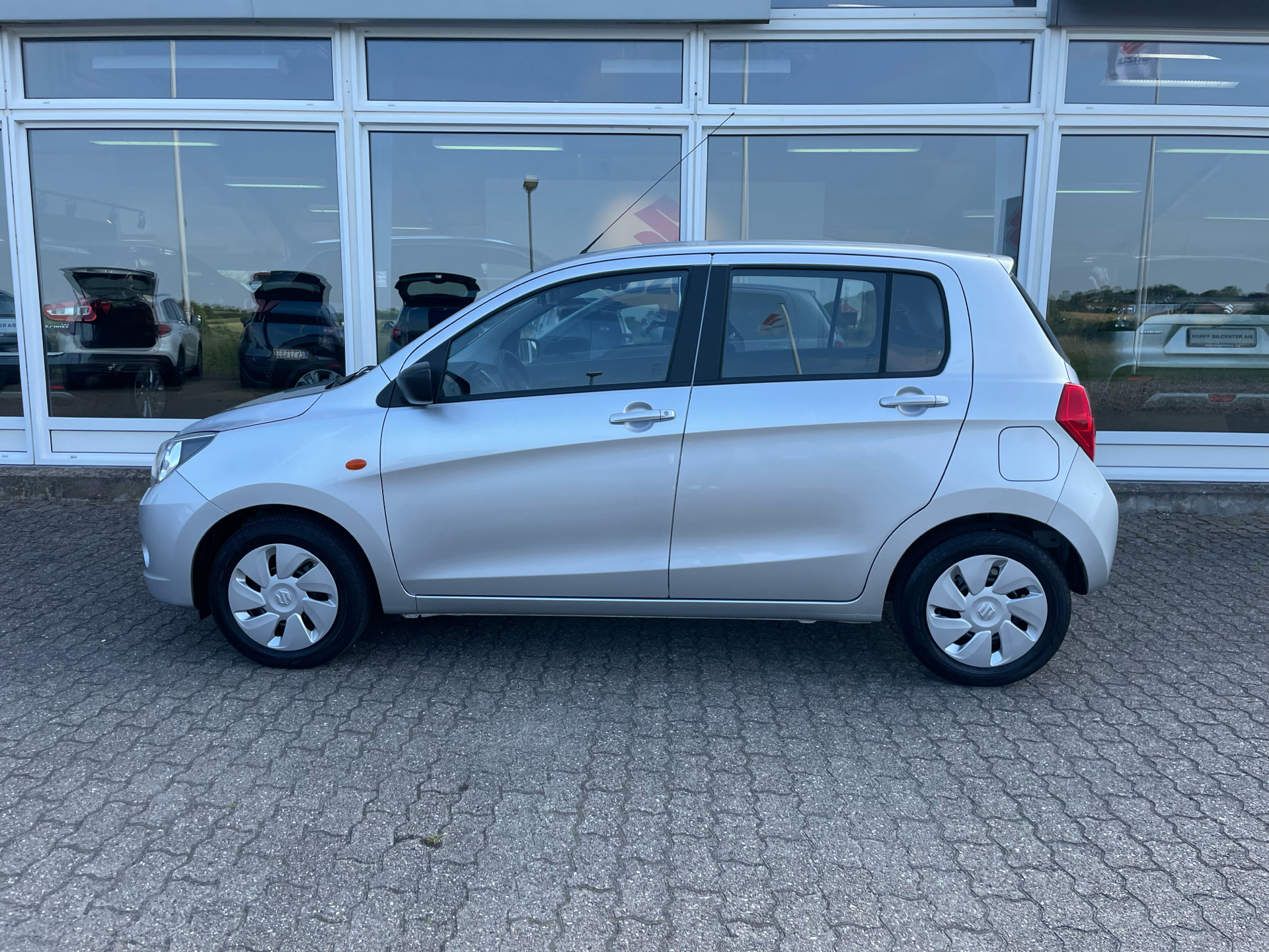 Billede af Suzuki Celerio 1,0 Dualjet 12V Club Gold 68HK 5d