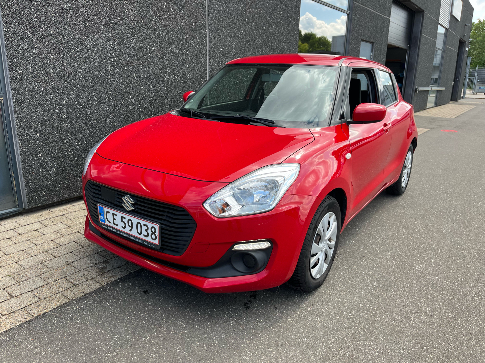 Billede af Suzuki Swift 1,2 Dualjet Club AEB Gold 90HK 5d