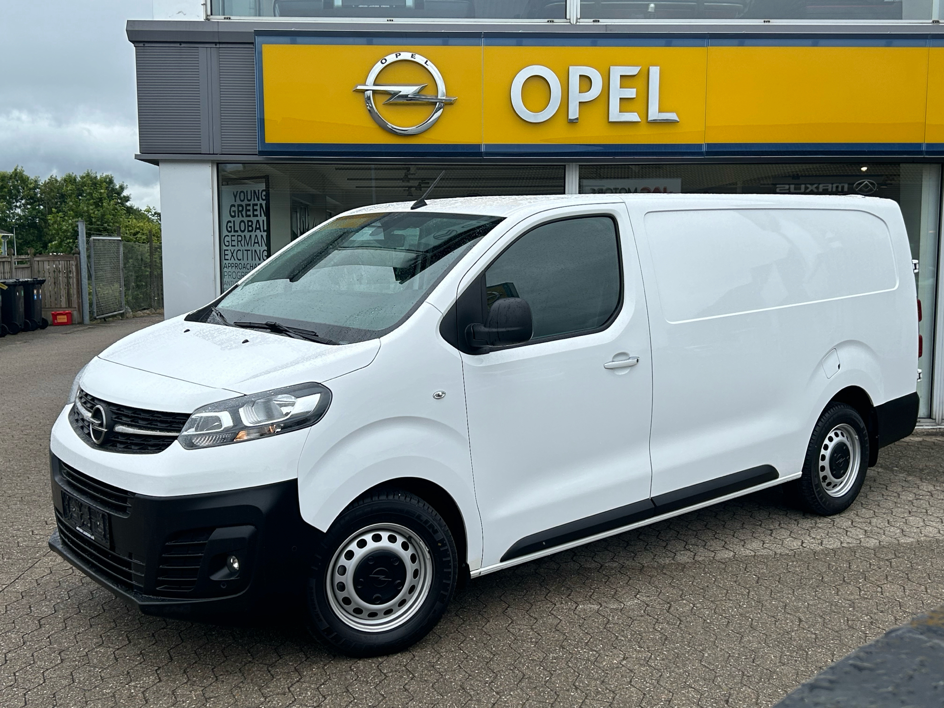 Billede af Opel Vivaro L3V2 2,0 D Enjoy AT8 122HK Van 8g Aut.