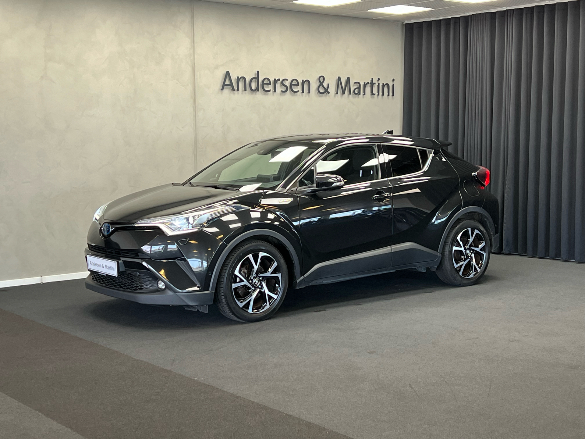 Billede af Toyota C-HR 1,8 Hybrid C-LUB Premium Selected Multidrive S 122HK 5d Aut.