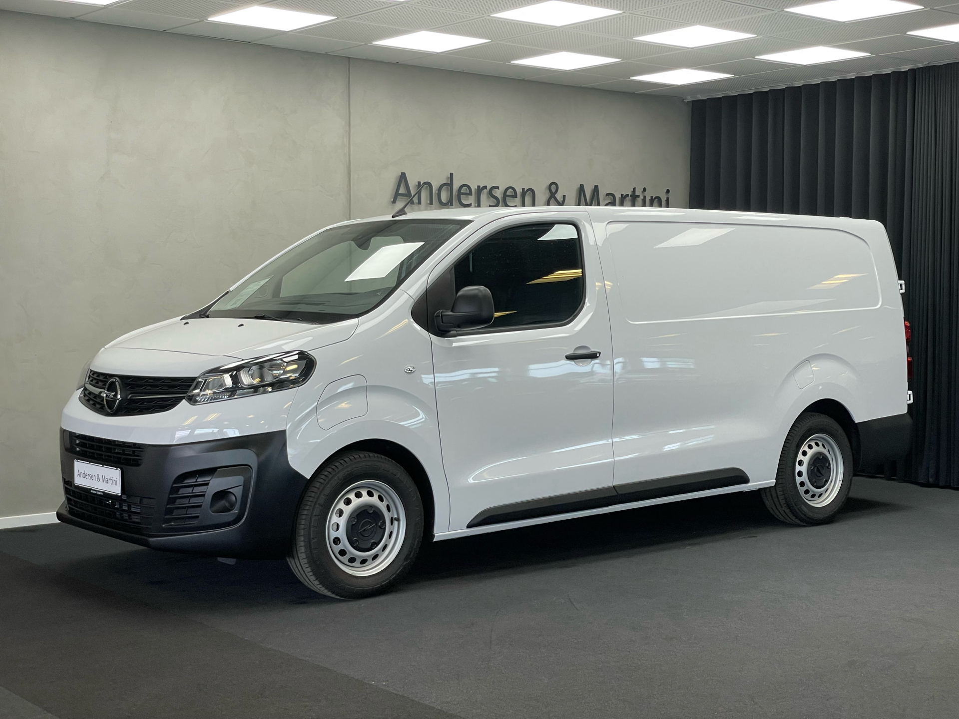 Billede af Opel Vivaro-e L3V1 EL Enjoy 136HK Van Aut.