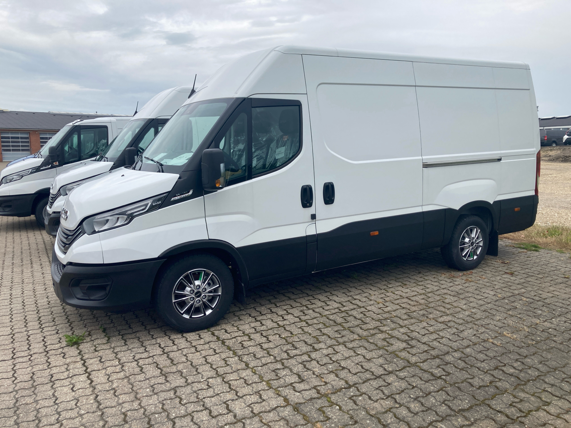 Billede af Iveco Daily 35S18 12m3 3,0 D 180HK Van 8g Aut.