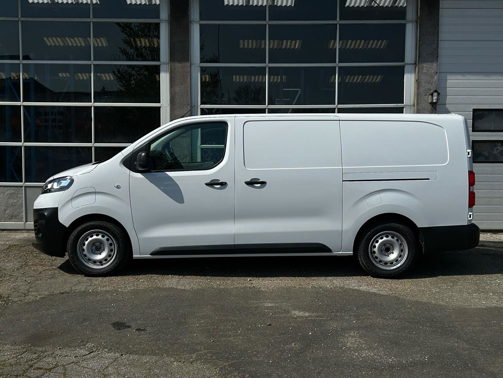 Billede af Fiat E-Scudo L3H1 EL Business 136HK Van Aut.