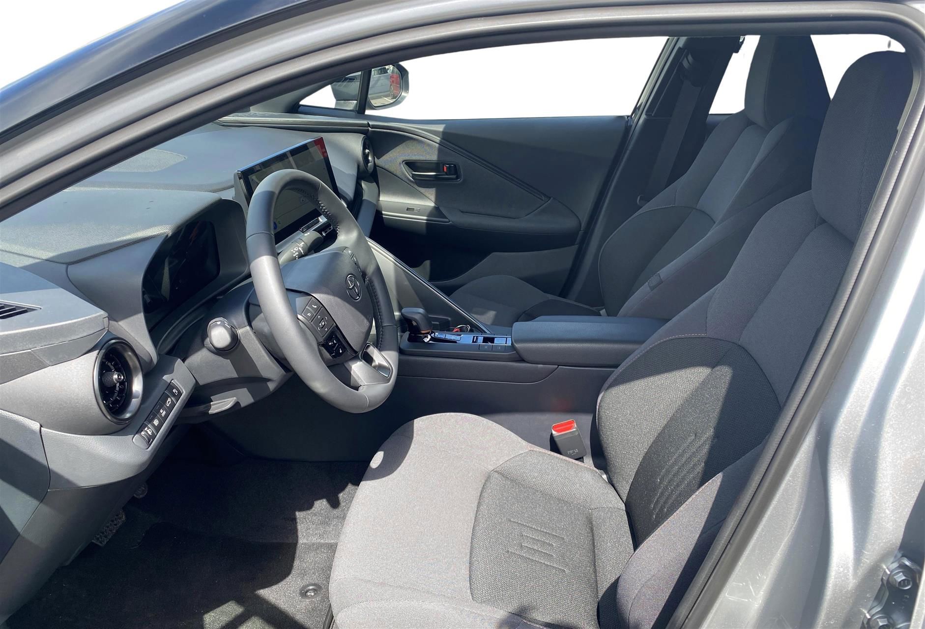 Billede af Toyota C-HR 2,0 Plugin-hybrid Style Smart Bi-tone E-CVT 223HK 5d Trinl. Gear