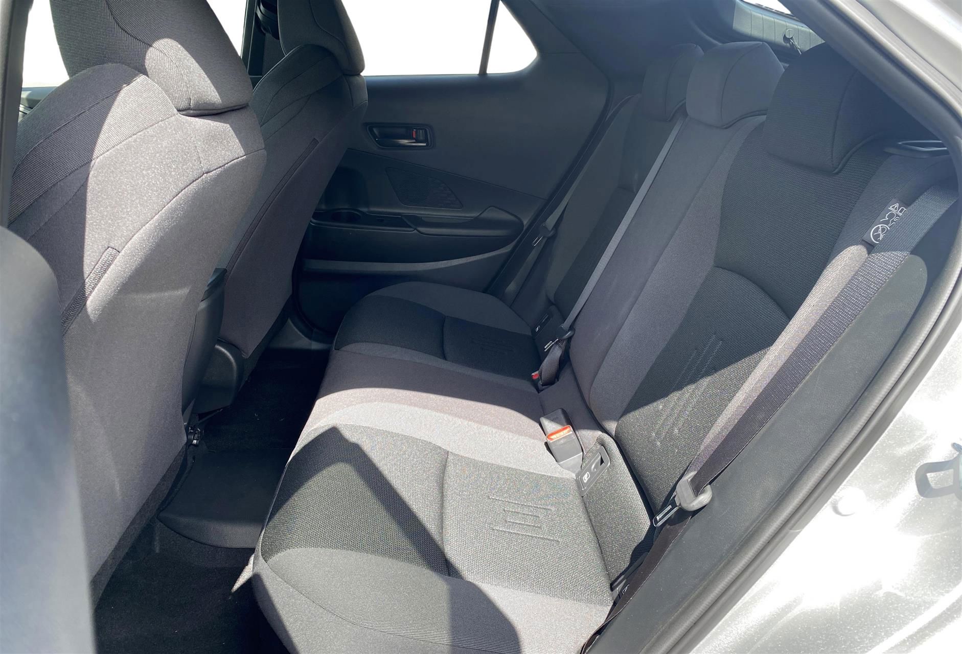 Billede af Toyota C-HR 2,0 Plugin-hybrid Style Smart Bi-tone E-CVT 223HK 5d Trinl. Gear