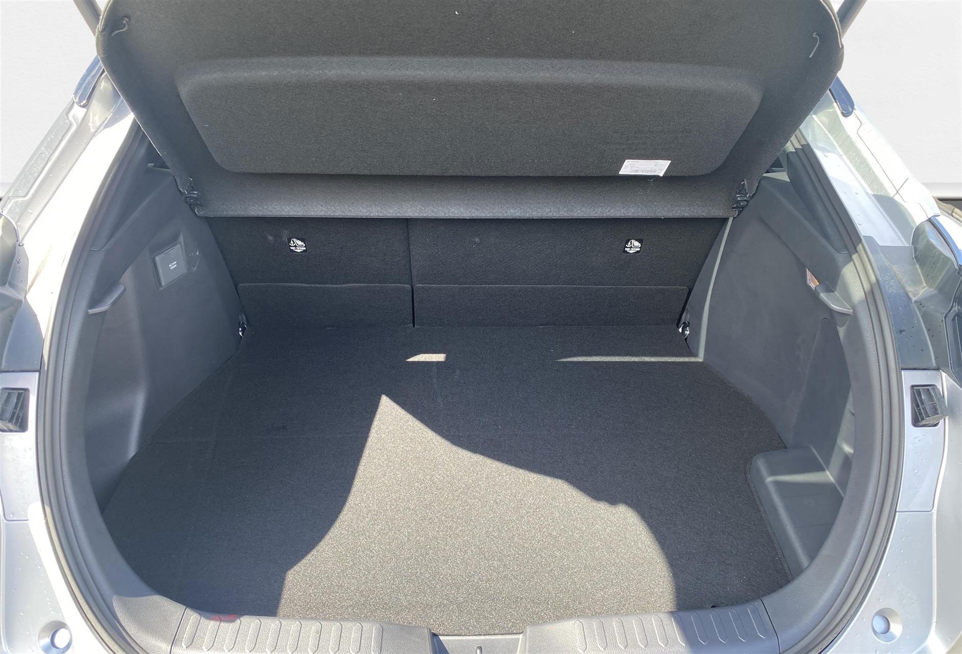 Billede af Toyota C-HR 2,0 Plugin-hybrid Style Smart Bi-tone E-CVT 223HK 5d Trinl. Gear