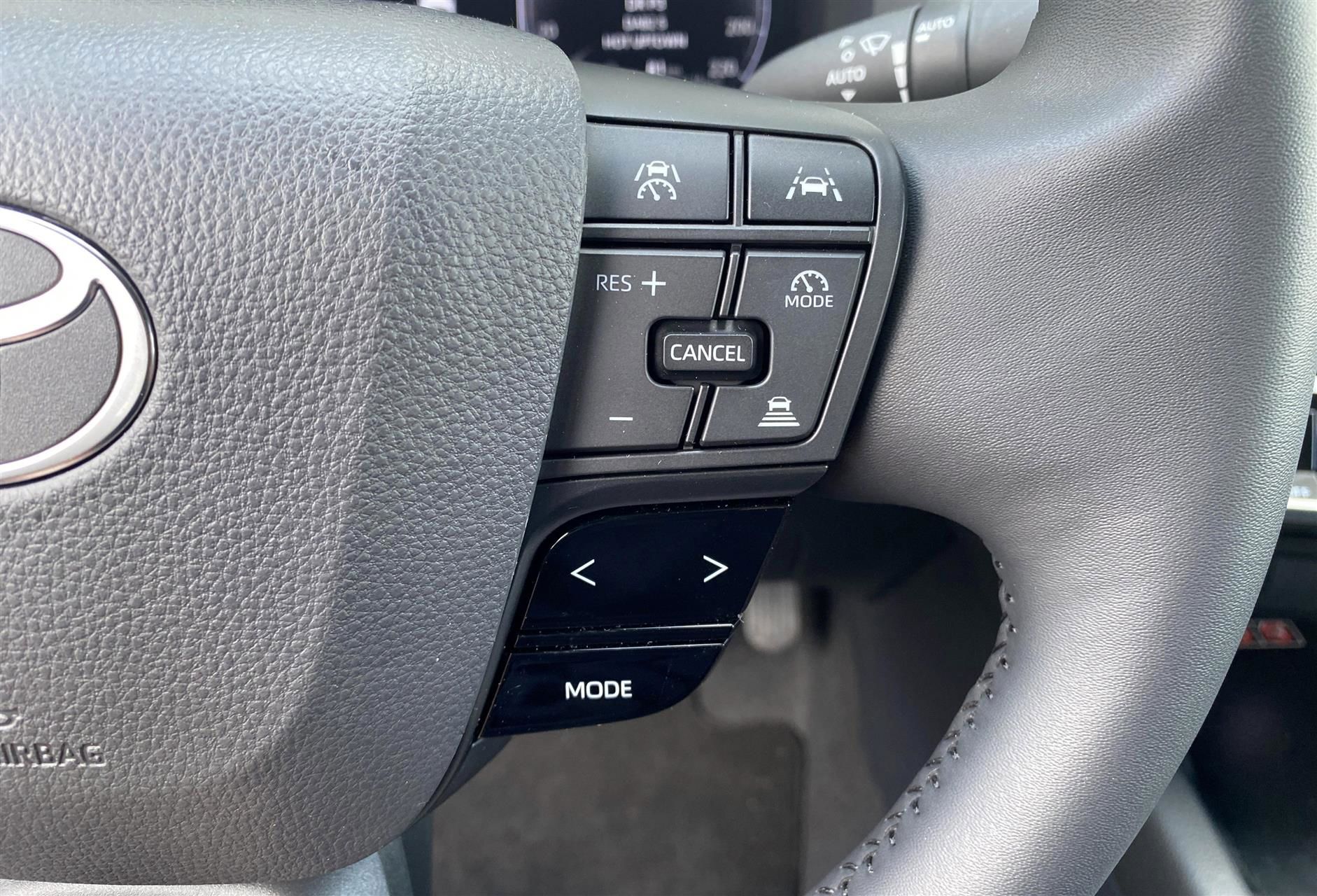 Billede af Toyota C-HR 2,0 Plugin-hybrid Style Smart Bi-tone E-CVT 223HK 5d Trinl. Gear