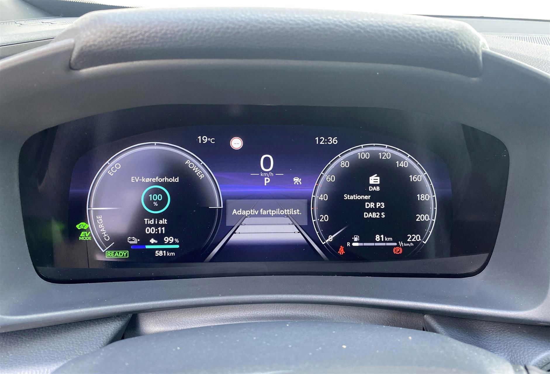 Billede af Toyota C-HR 2,0 Plugin-hybrid Style Smart Bi-tone E-CVT 223HK 5d Trinl. Gear