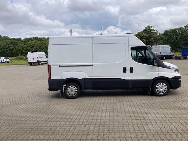 Billede af Iveco Daily 35C16 10,8m3 2,3 D 156HK Van 8g Aut.