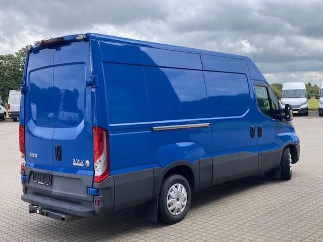 Billede af Iveco Daily 35S18 12m3 3,0 D 180HK Van 8g Aut.