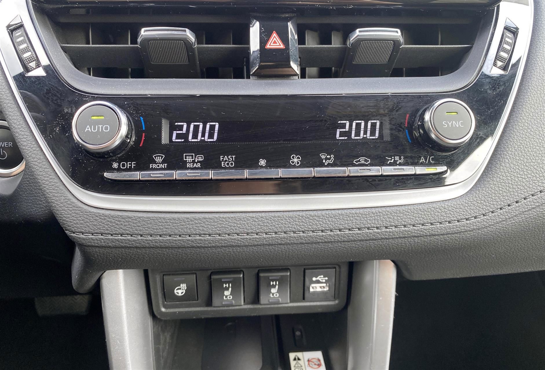 Billede af Toyota Corolla Cross 1,8 Hybrid Style 140HK 5d Aut.