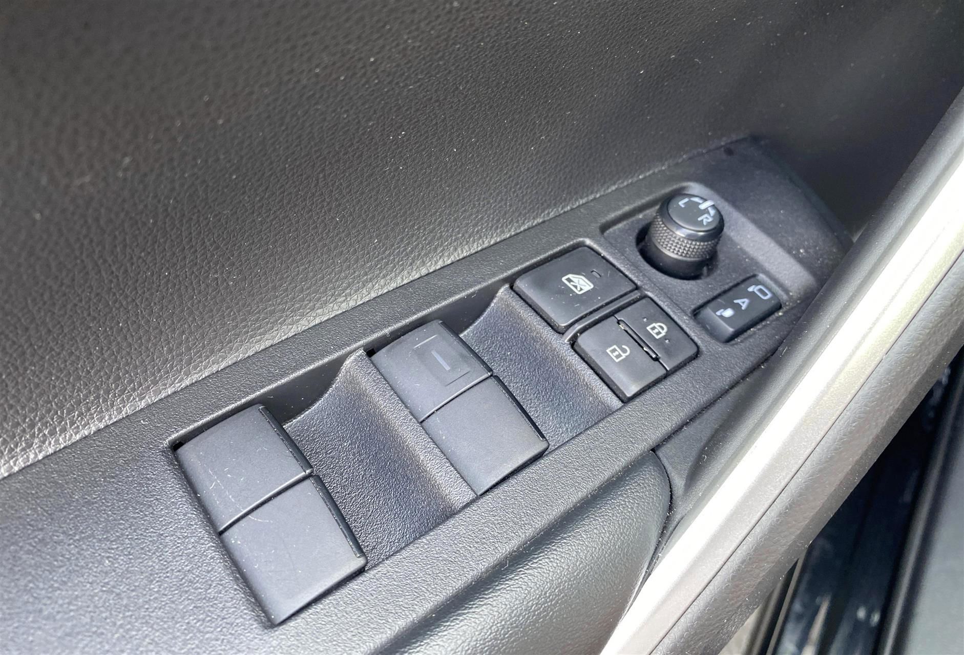Billede af Toyota Corolla Cross 1,8 Hybrid Style 140HK 5d Aut.