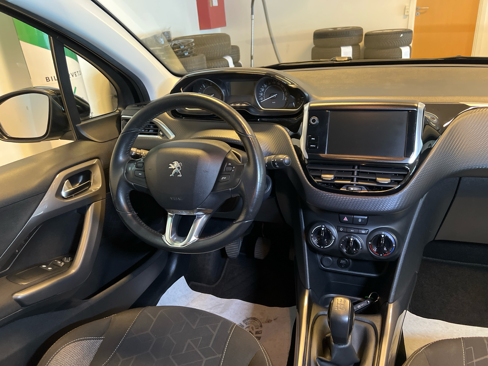 Billede af Peugeot 2008 1,6 BlueHDi Active Plus 100HK Van