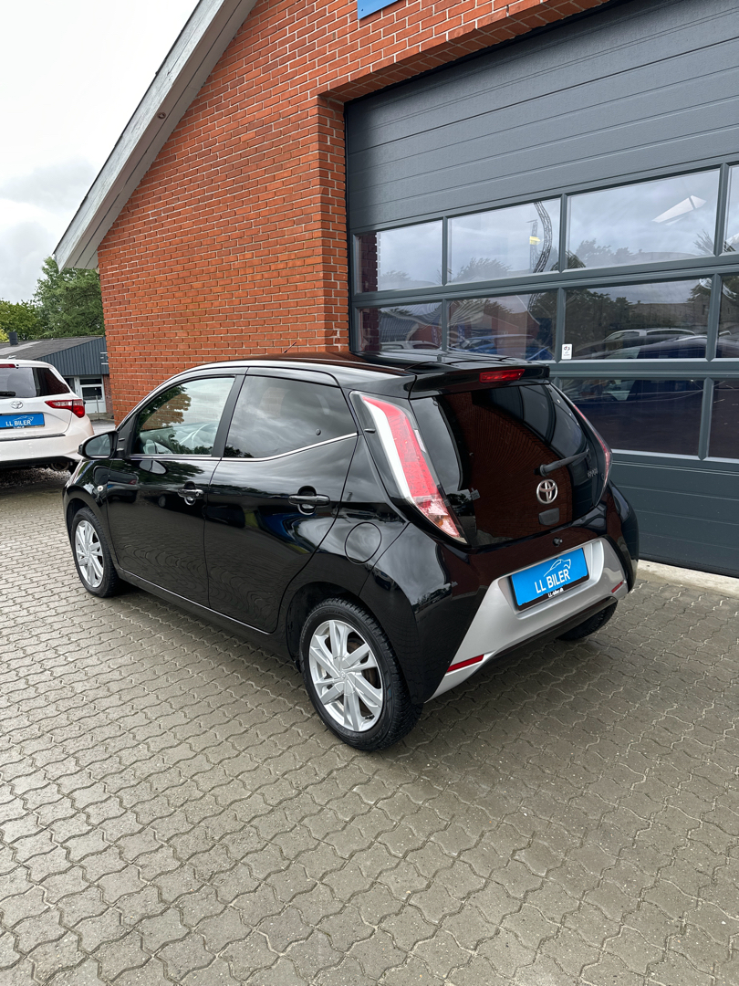 Billede af Toyota Aygo 1,0 VVT-I X-Black II 69HK 5d