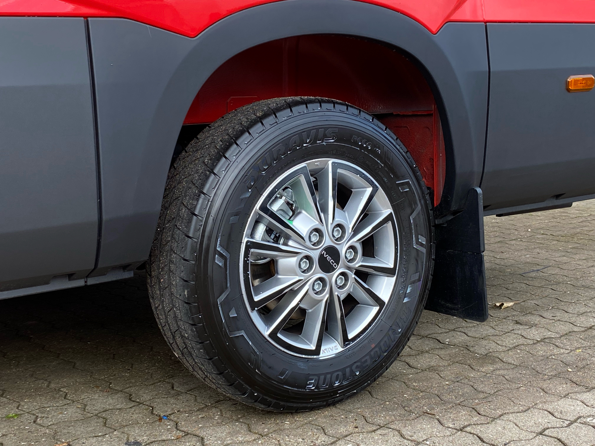 Billede af Iveco Daily 35S18 12m3 3,0 D 180HK Van 8g Aut.