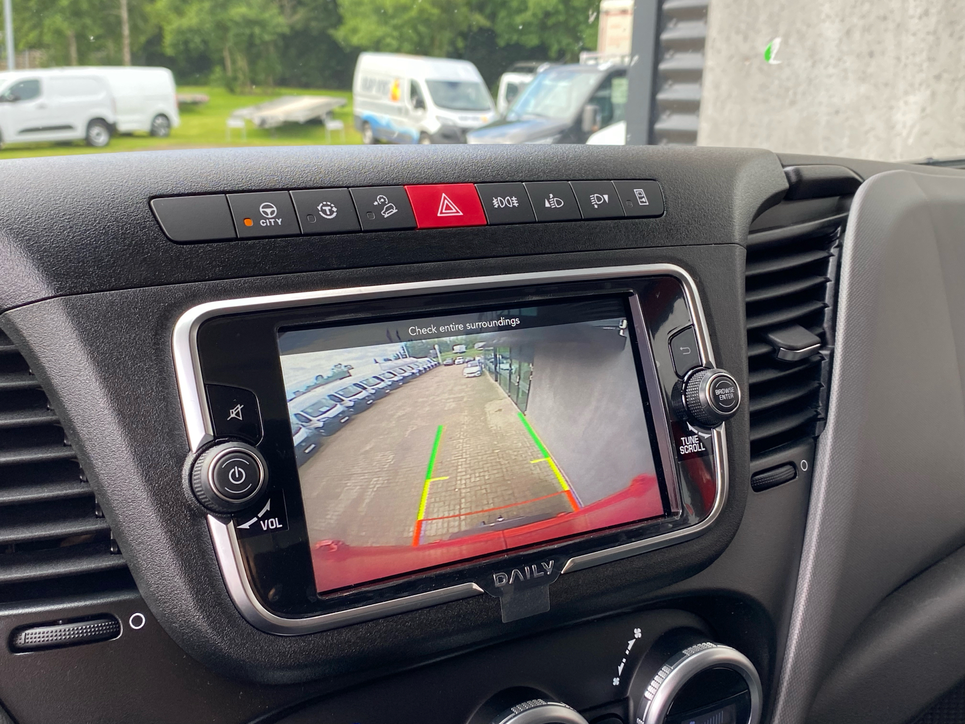 Billede af Iveco Daily 35S18 12m3 3,0 D 180HK Van 8g Aut.