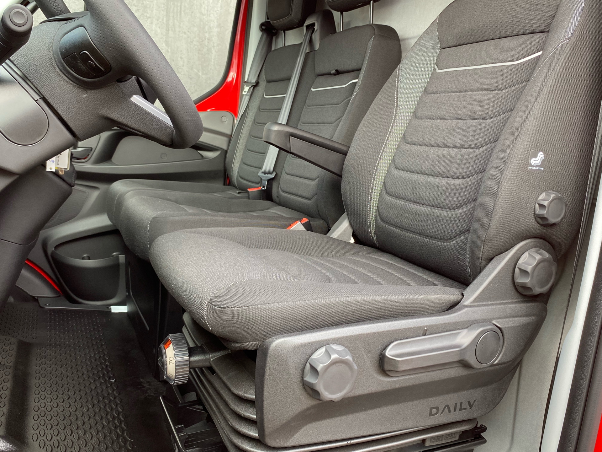 Billede af Iveco Daily 35S18 12m3 3,0 D 180HK Van 8g Aut.