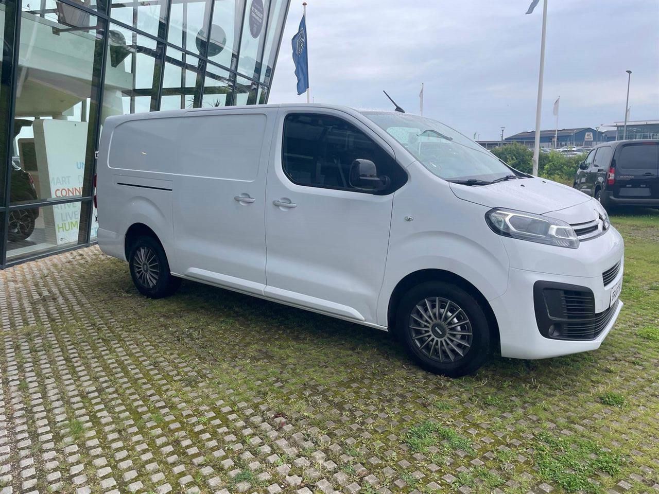 Billede af Citroën Jumpy L3 2,0 Blue HDi Masterline EAT8 180HK Van 8g Aut.