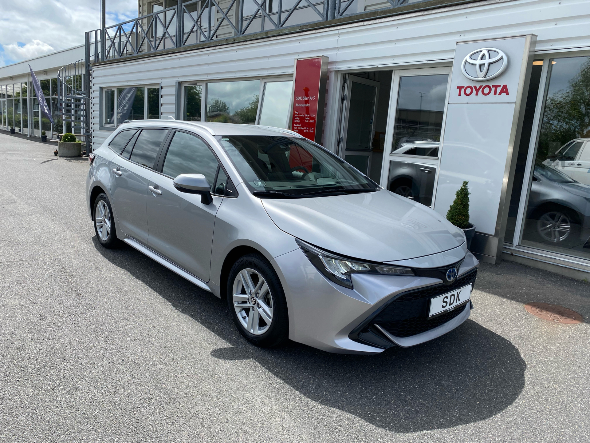 Billede af Toyota Corolla Touring Sports 1,8 Hybrid Active Smart E-CVT 122HK Stc Trinl. Gear