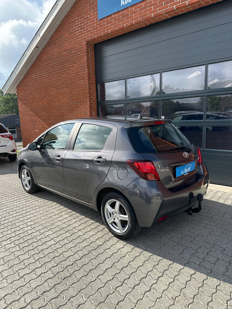 Billede af Toyota Yaris 1,3 VVT-I T2 100HK 5d 6g