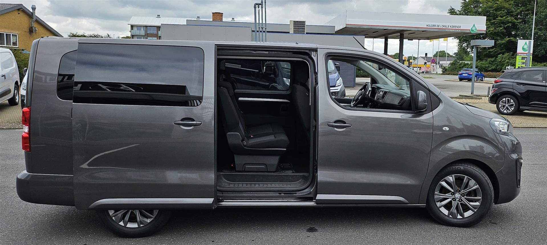 Billede af Peugeot Expert Traveller L2 1,6 BlueHDi Business 115HK 6g