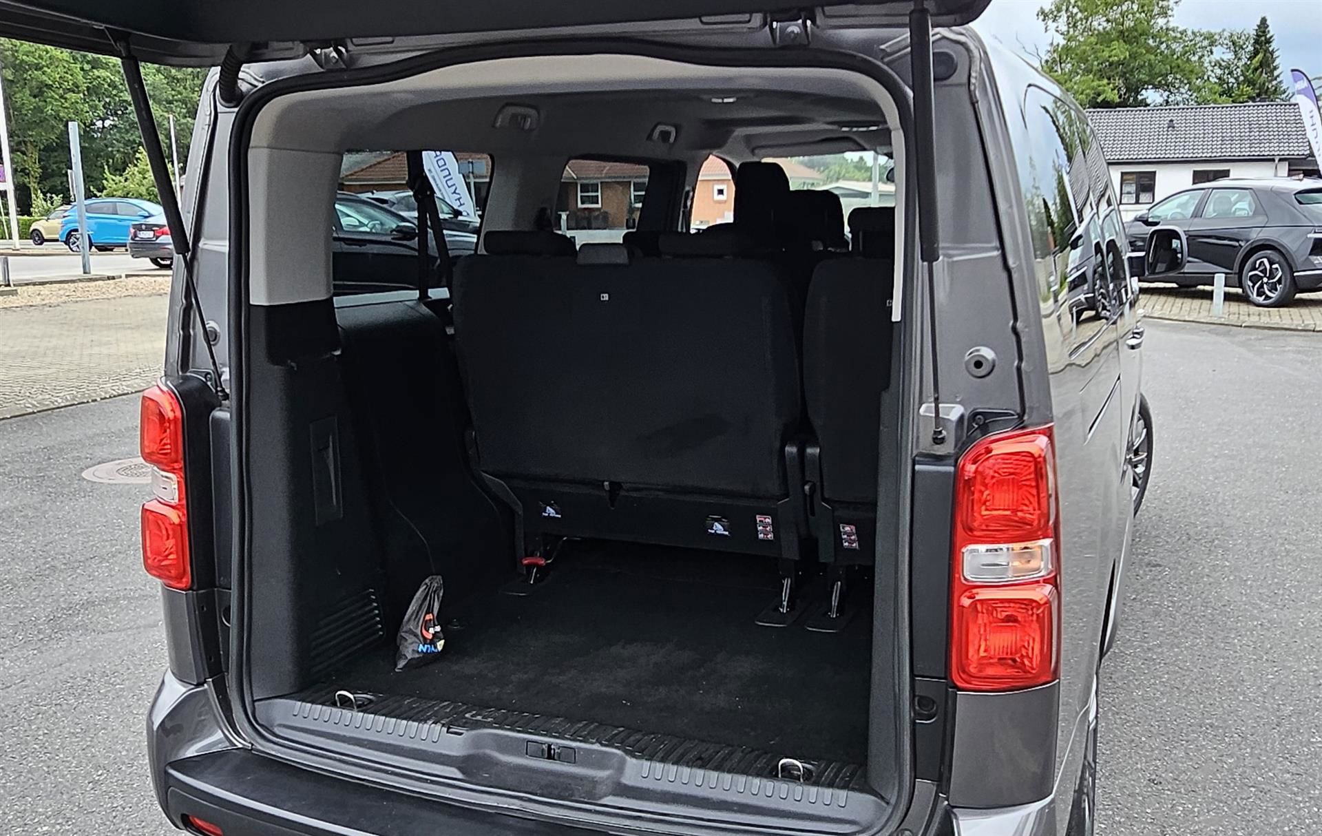 Billede af Peugeot Expert Traveller L2 1,6 BlueHDi Business 115HK 6g