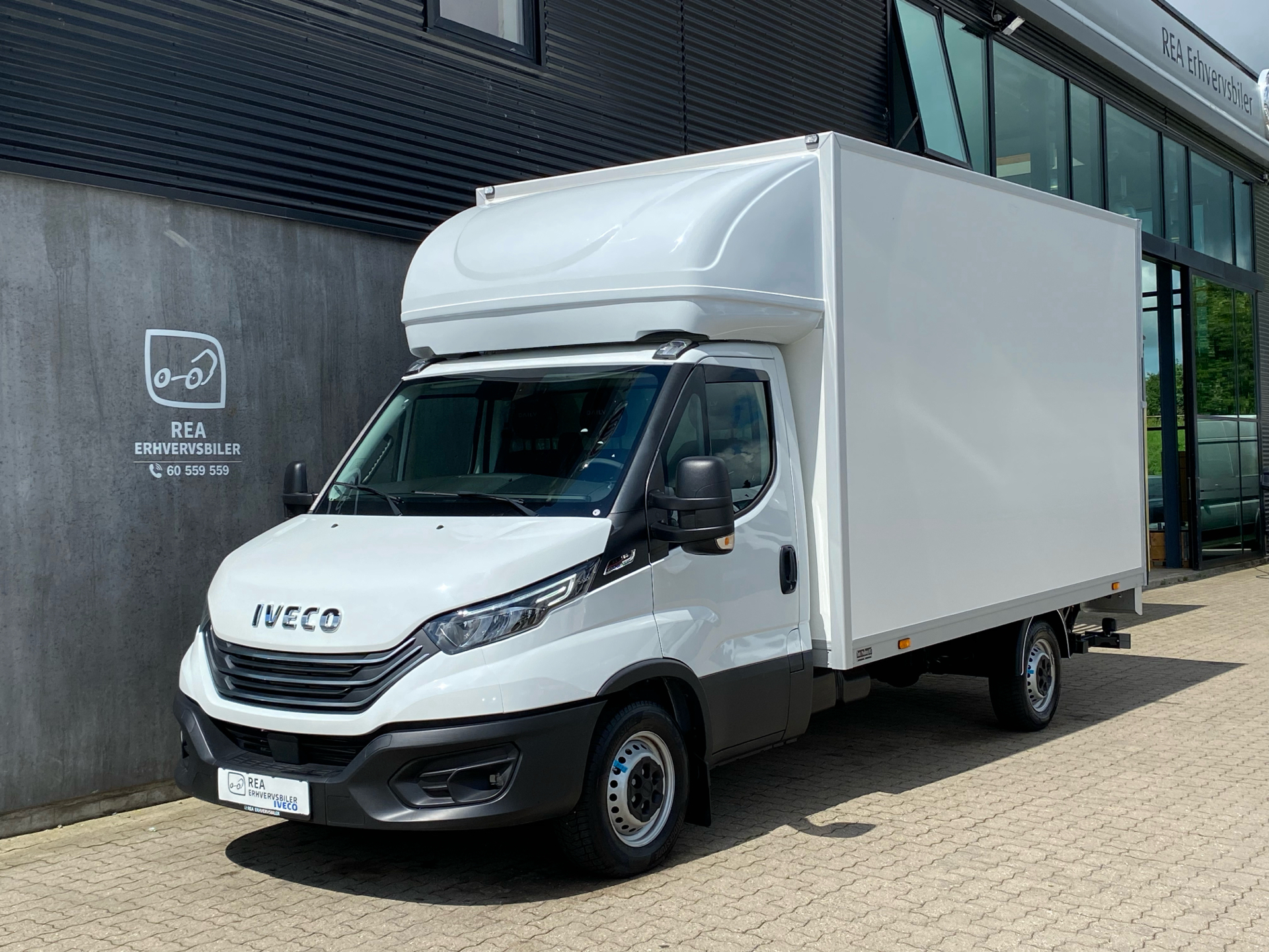 Billede af Iveco Daily 35S18 4100mm 3,0 D 180HK Ladv./Chas. 8g Aut.