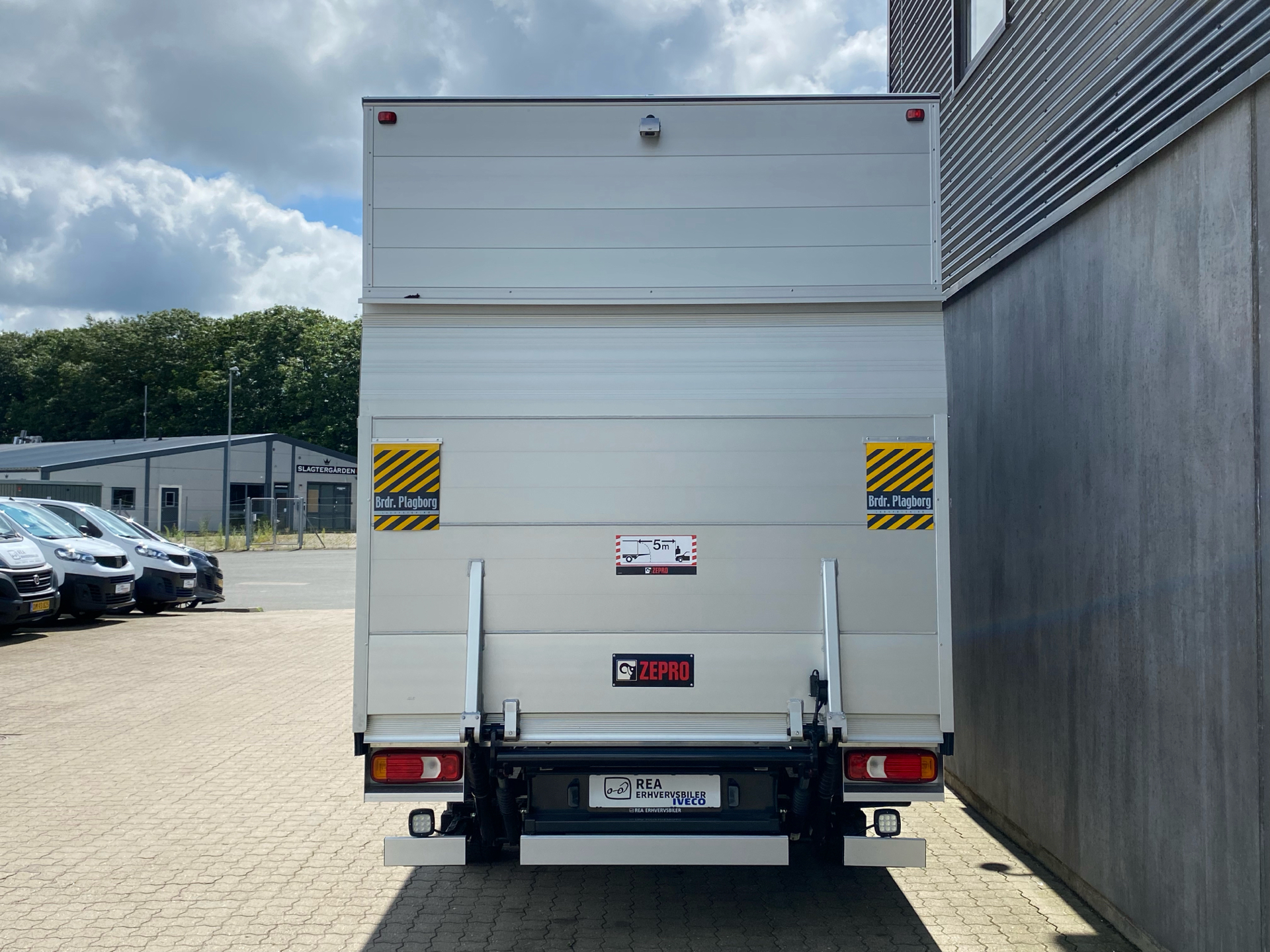 Billede af Iveco Daily 35S18 4100mm 3,0 D 180HK Ladv./Chas. 8g Aut.