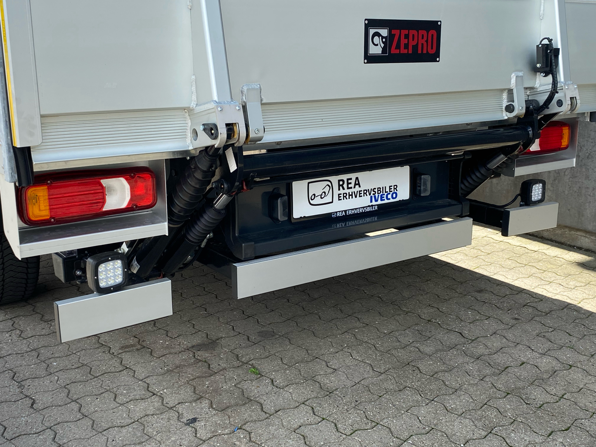 Billede af Iveco Daily 35S18 4100mm 3,0 D 180HK Ladv./Chas. 8g Aut.
