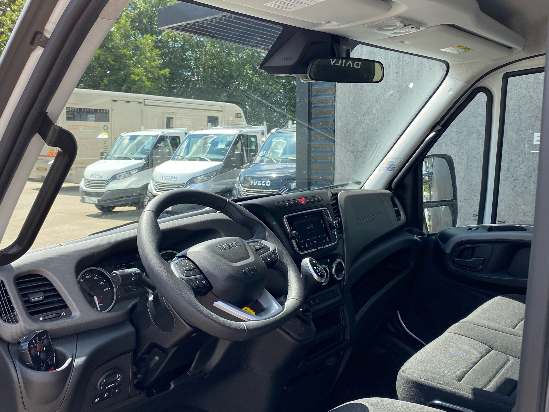 Billede af Iveco Daily 35S18 4100mm 3,0 D 180HK Ladv./Chas. 8g Aut.