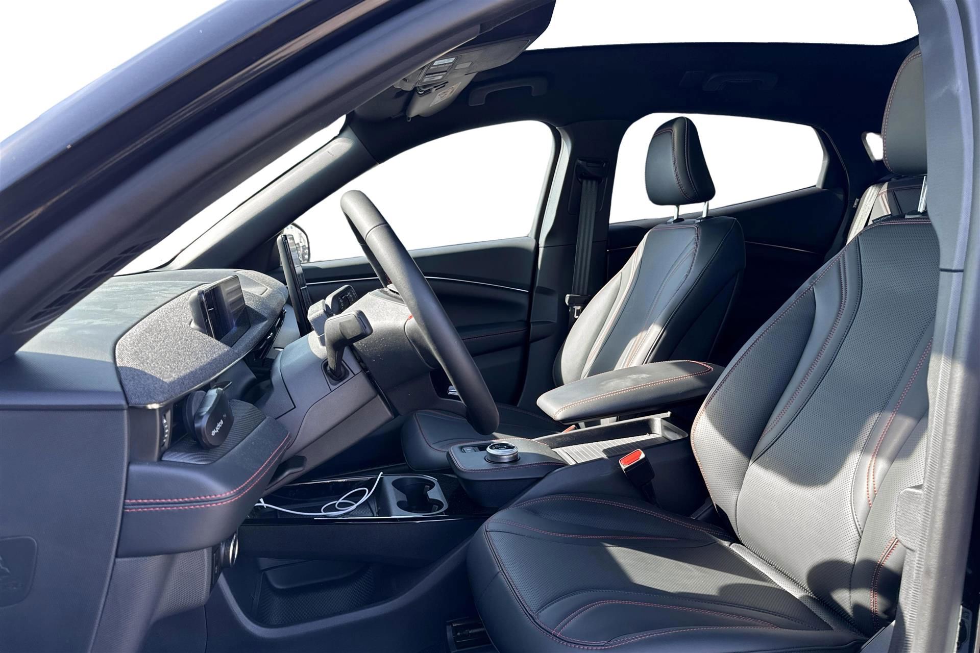 Billede af Ford Mustang Mach-E EL SR Premium AWD 269HK 5d Aut.