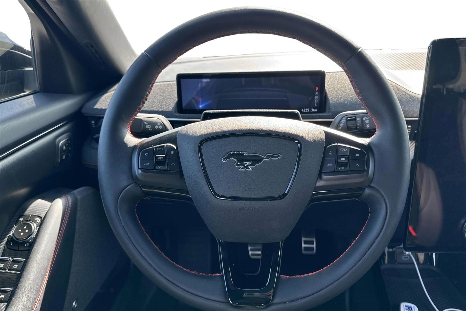 Billede af Ford Mustang Mach-E EL SR Premium AWD 269HK 5d Aut.