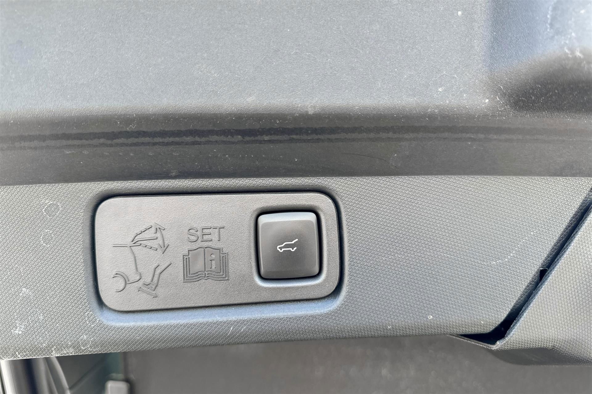 Billede af Ford Mustang Mach-E EL SR Premium AWD 269HK 5d Aut.