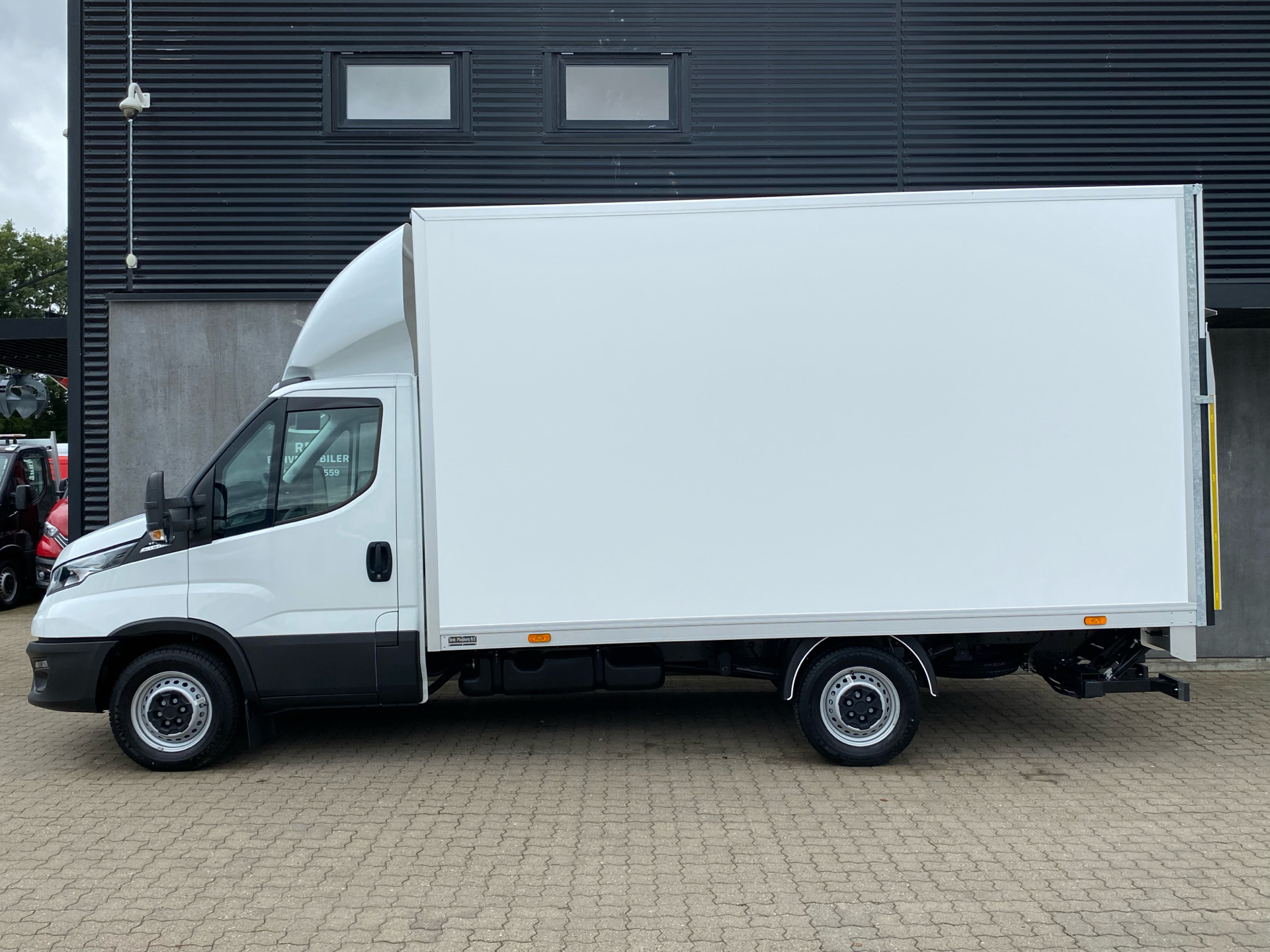 Billede af Iveco Daily 35S14 4100mm 2,3 D 136HK Ladv./Chas. 8g Aut.