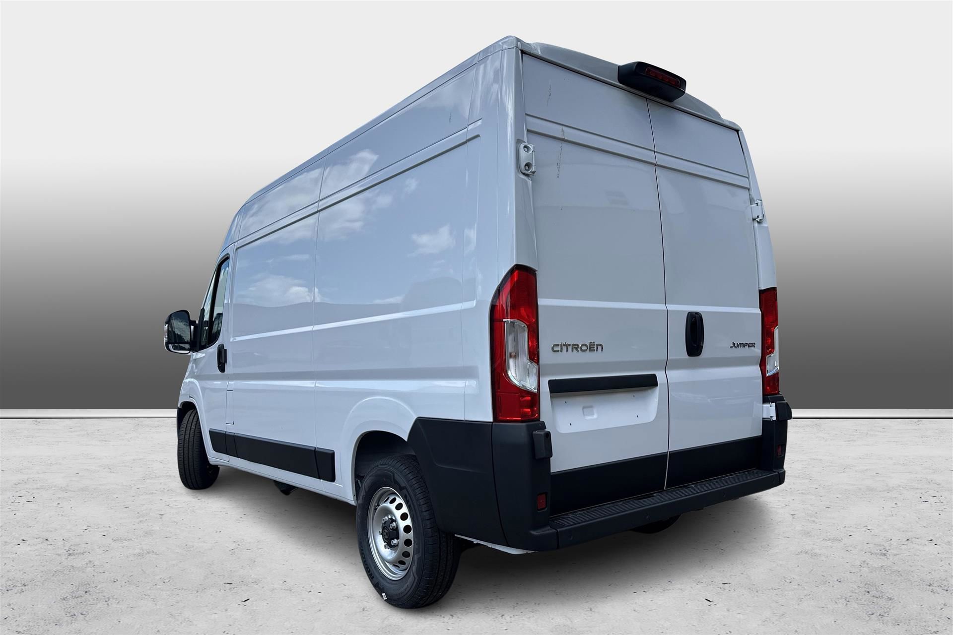 Billede af Citroën Jumper 35 L2H2 ML BlueHDi 140 EAT8 2.2 BHDi 140 L2H2 Aut.