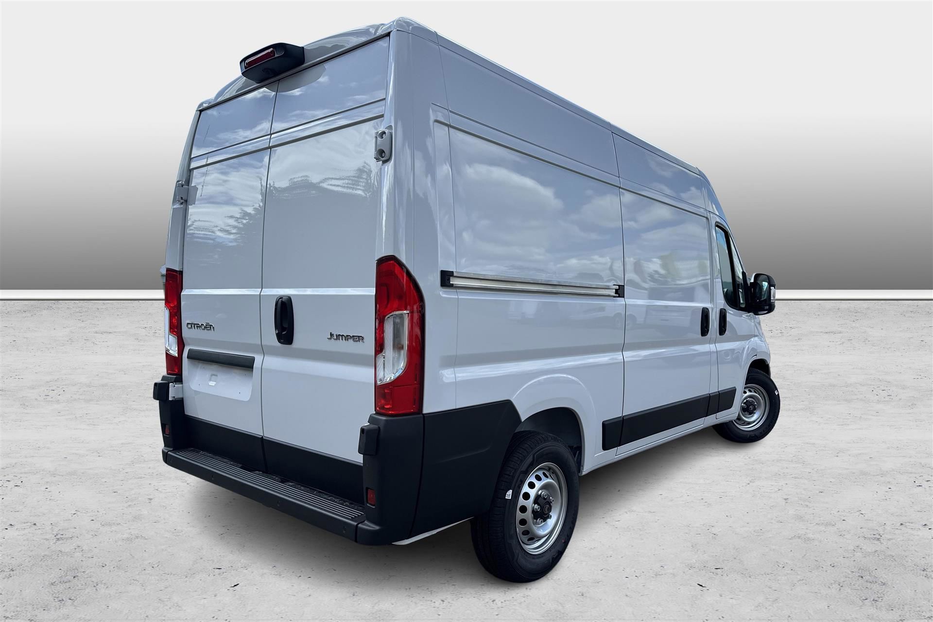 Billede af Citroën Jumper 35 L2H2 ML BlueHDi 140 EAT8 2.2 BHDi 140 L2H2 Aut.