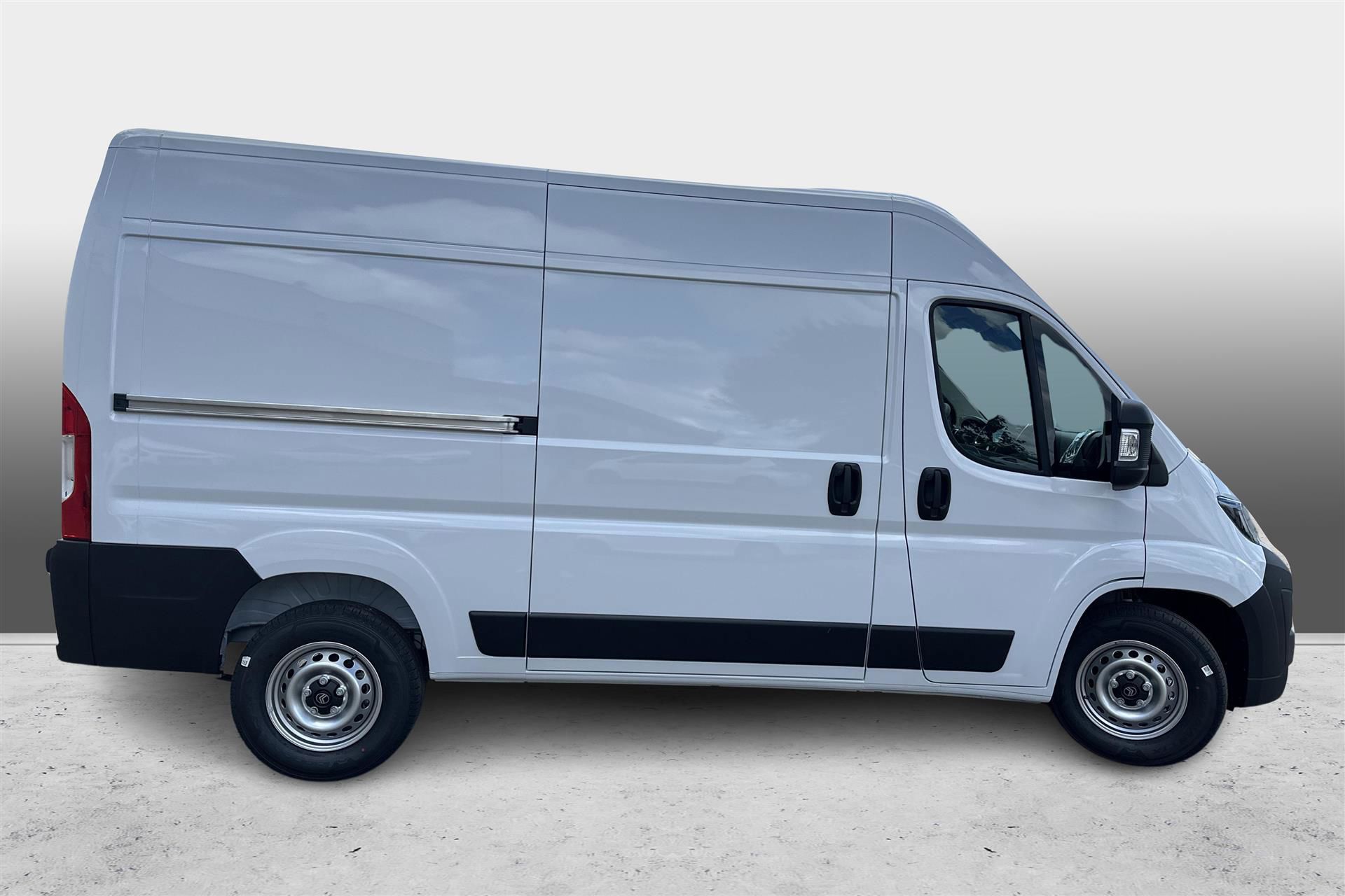 Billede af Citroën Jumper 35 L2H2 ML BlueHDi 140 EAT8 2.2 BHDi 140 L2H2 Aut.